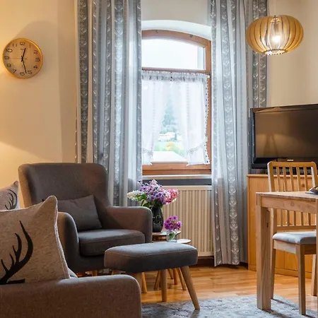 Zur Post Hotel Lam