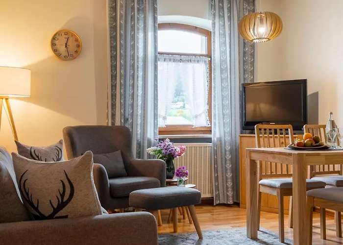 Zur Post Hotel Lam